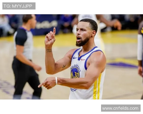 足球明星们对库里的喜爱与崇拜背后的故事与原因分析 足球明星们对库里的喜爱与崇拜背后的故事与原因分析